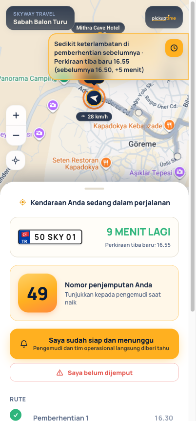 Halaman pelacakan tamu: peta langsung dengan kendaraan yang tiba dan nomor penjemputan
