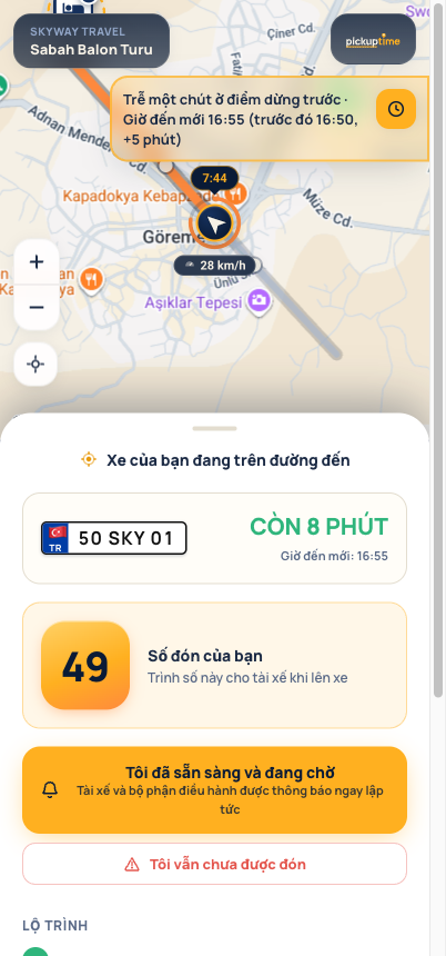 Trang theo dõi của khách: bản đồ trực tiếp với chiếc xe đang tới và số đón